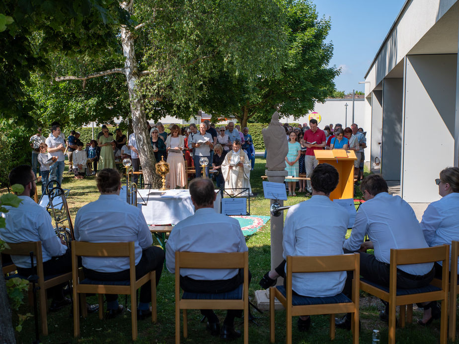 Fronleichnamgottesdienst in Enkheim